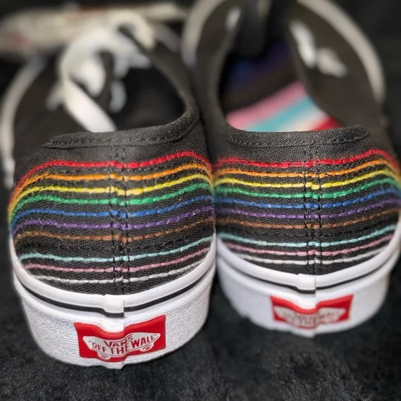 Vans Pride Collection New Love is Love Shoes Men Rainbow Black! Unisex - Picture 13 of 15